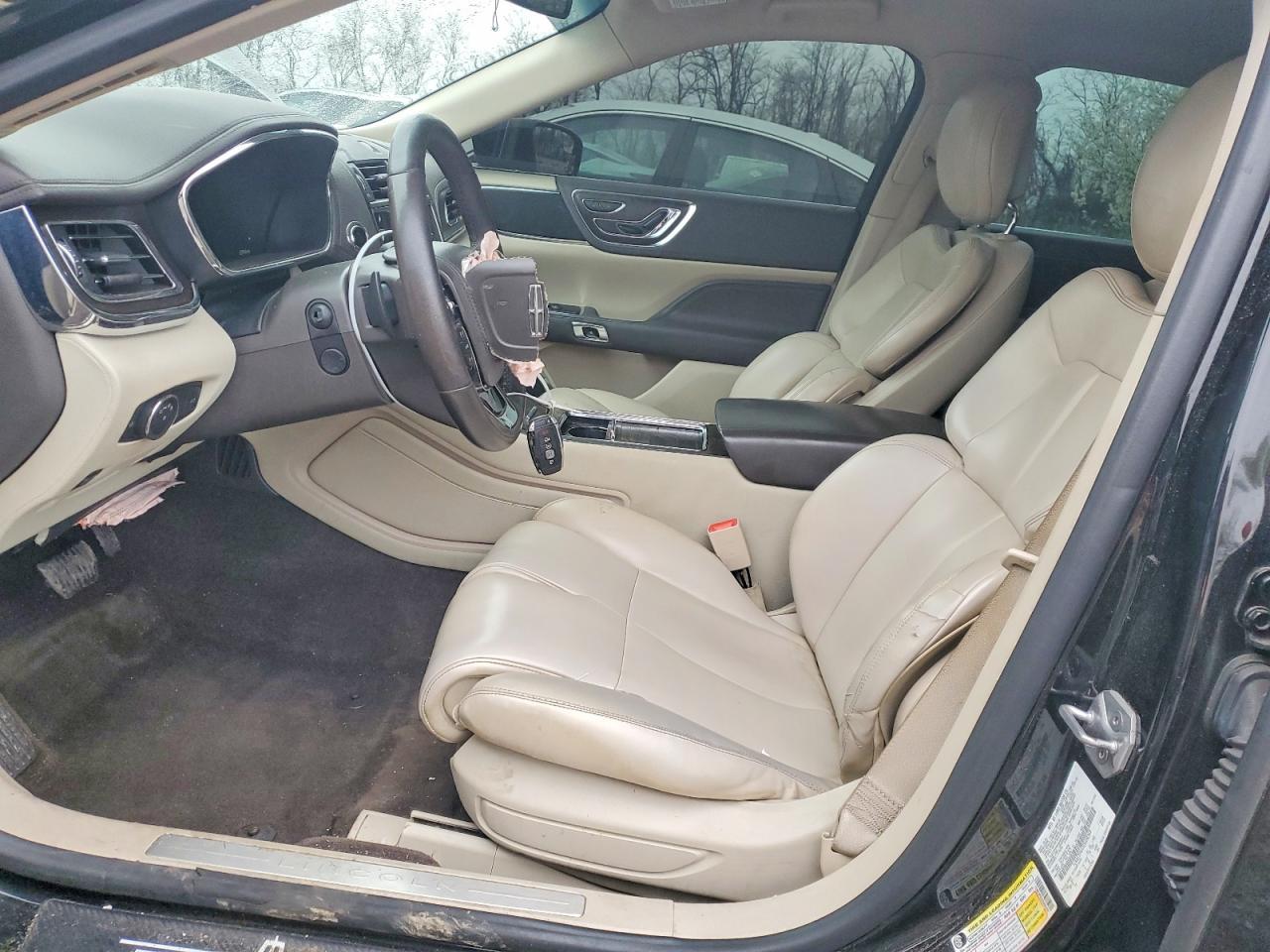 2017 Lincoln Continental Premiere - Image 7