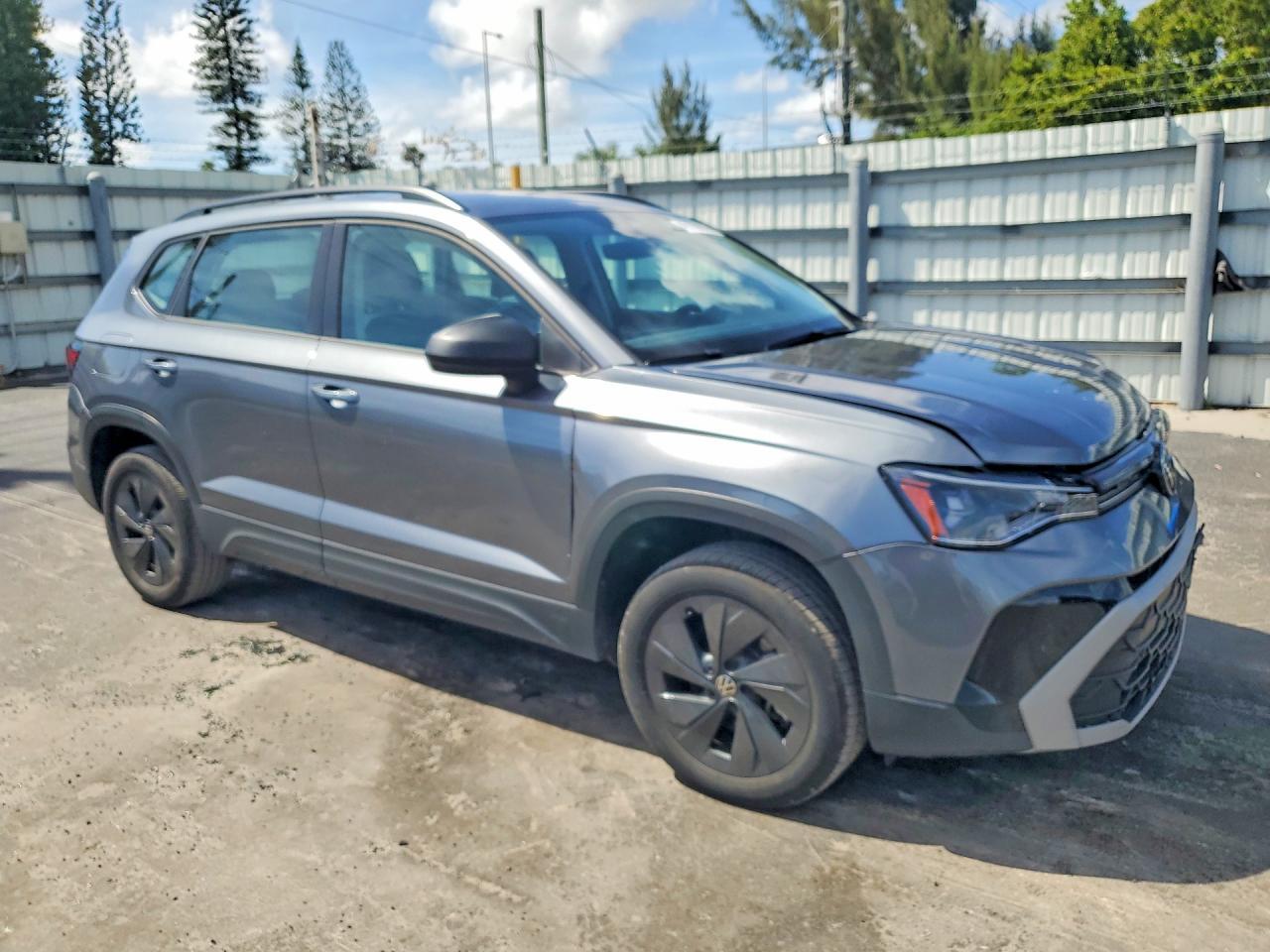 2025 Volkswagen Taos - Фото 4