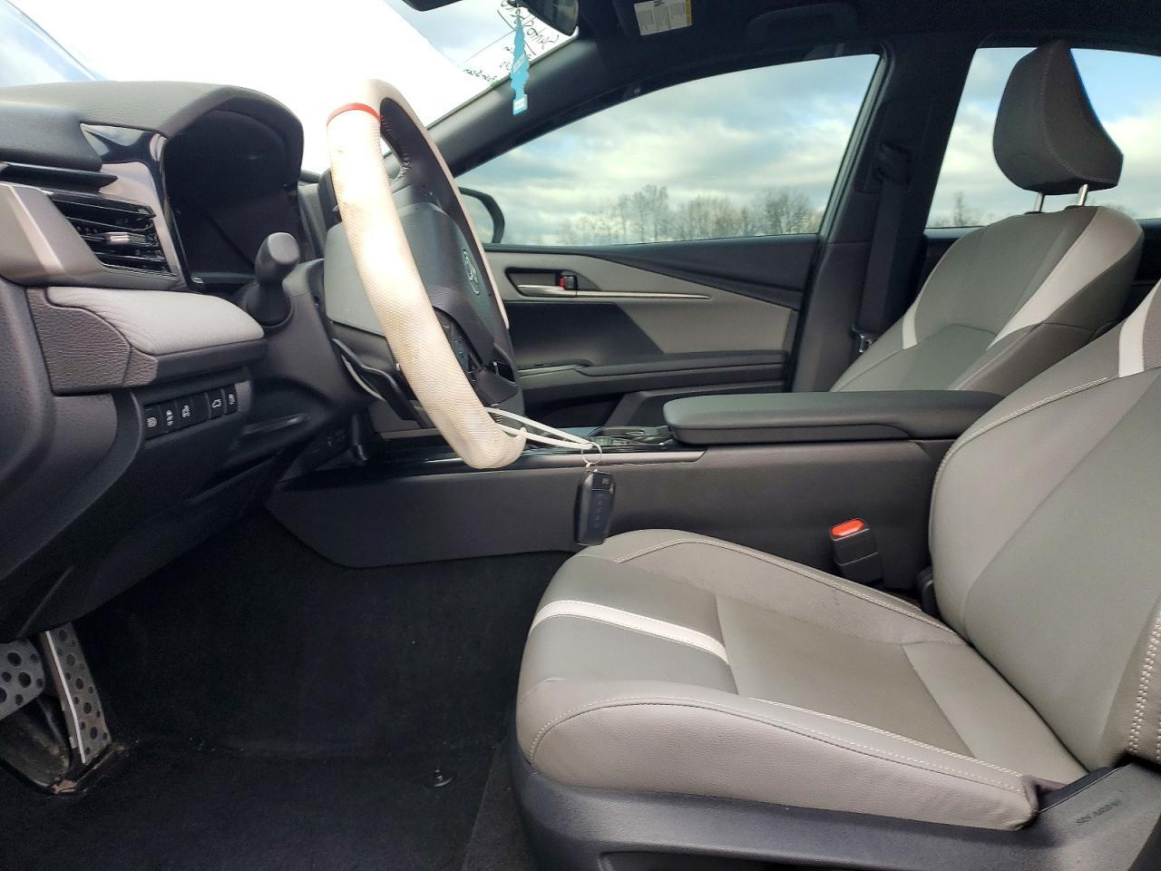 2025 Toyota Camry Se - Фото 7