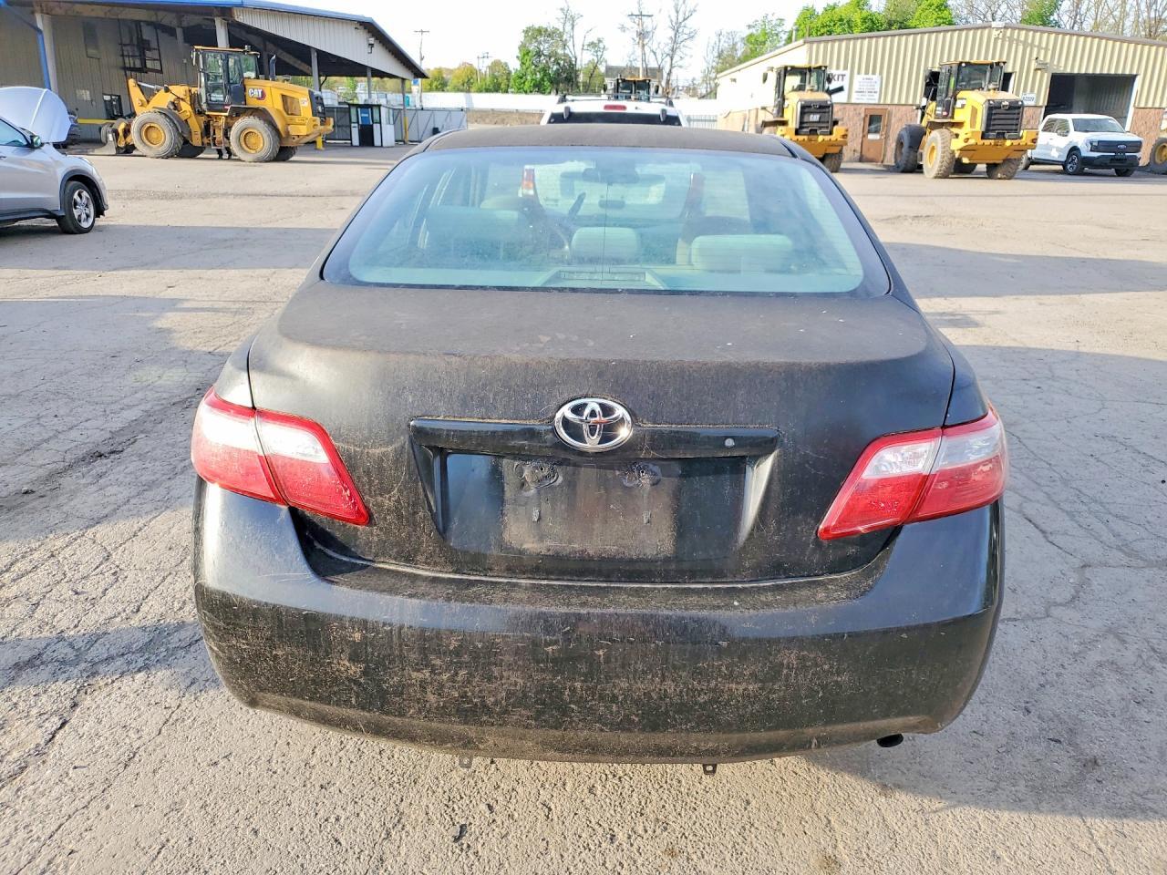 2008 Toyota Camry Le - Image 6