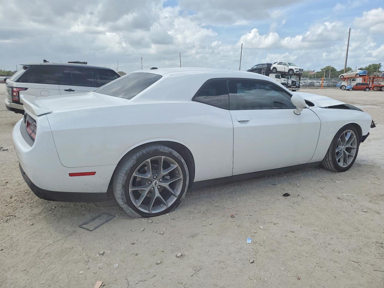 2022 Dodge Challenger Gt - Image 3