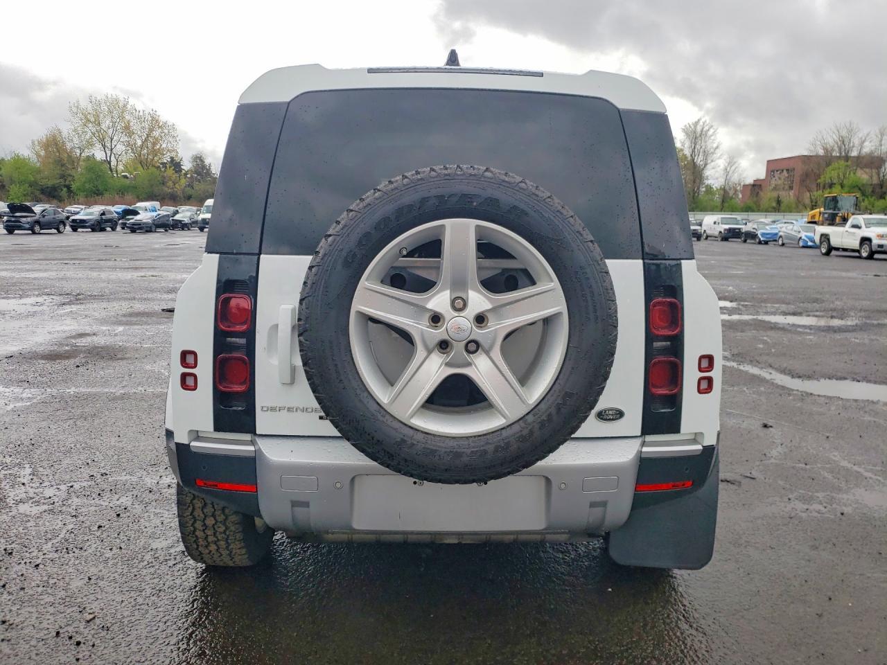 2020 Land Rover Defender 110 S - Image 6