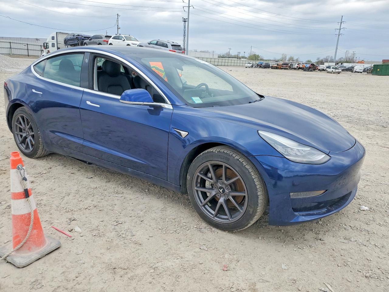 2019 Tesla Model 3 - Фото 4