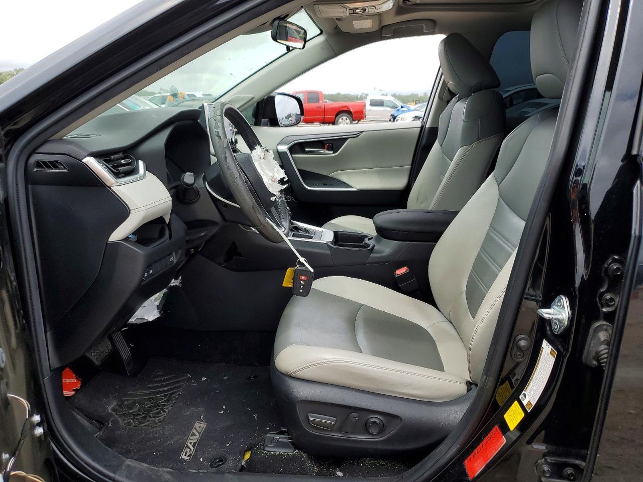 2019 Toyota Rav4 Xle Premium - Image 7