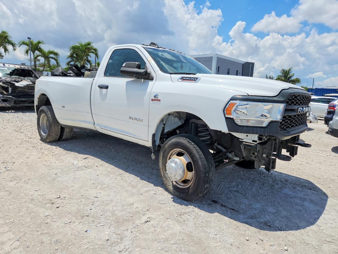 2020 Ram 3500 Tradesman - Фото 4