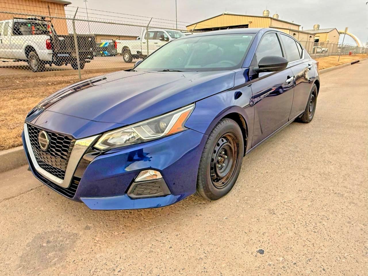 2019 Nissan Altima S - Фото 2