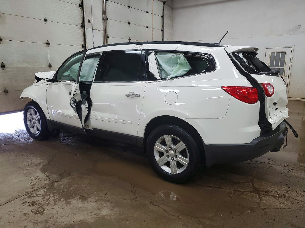 2012 Chevrolet Traverse Lt - Image 2