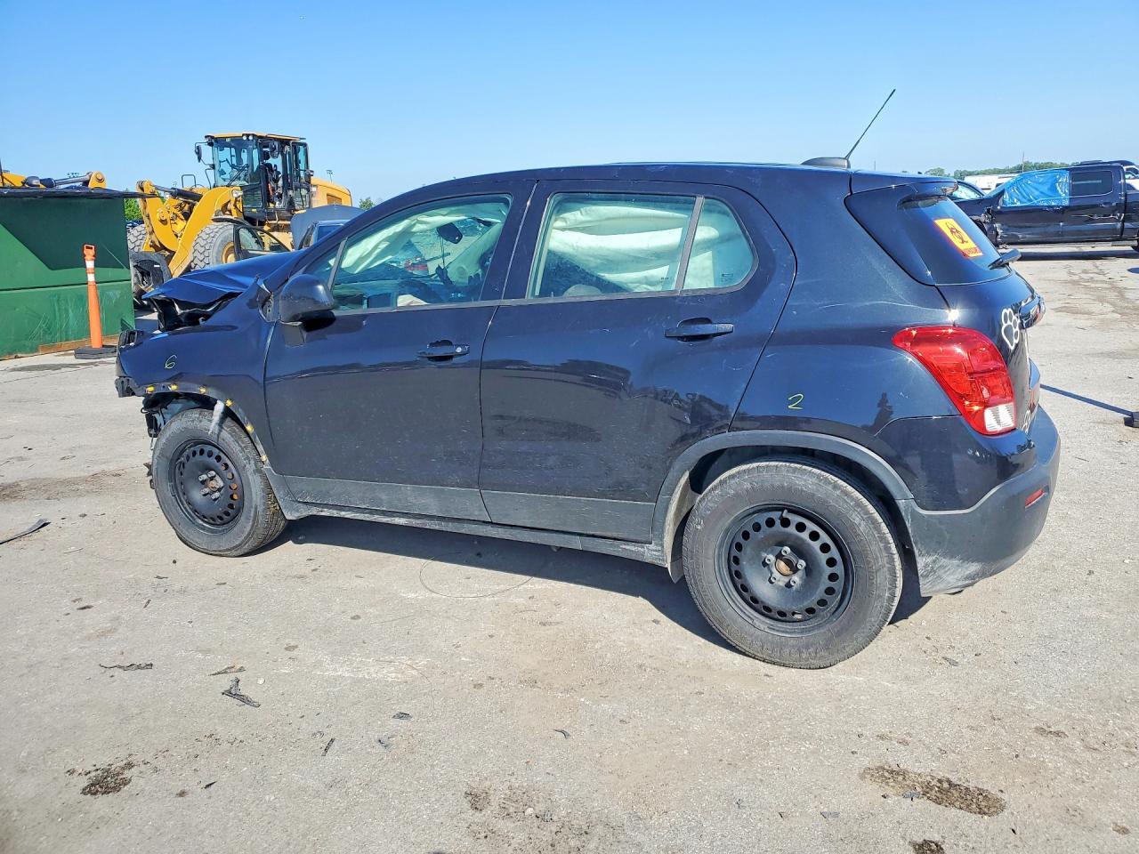 2016 Chevrolet Trax Ls - Image 2