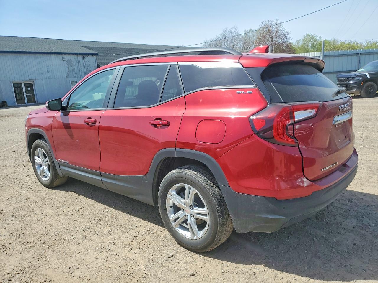 2024 GMC Terrain Sle - Image 2