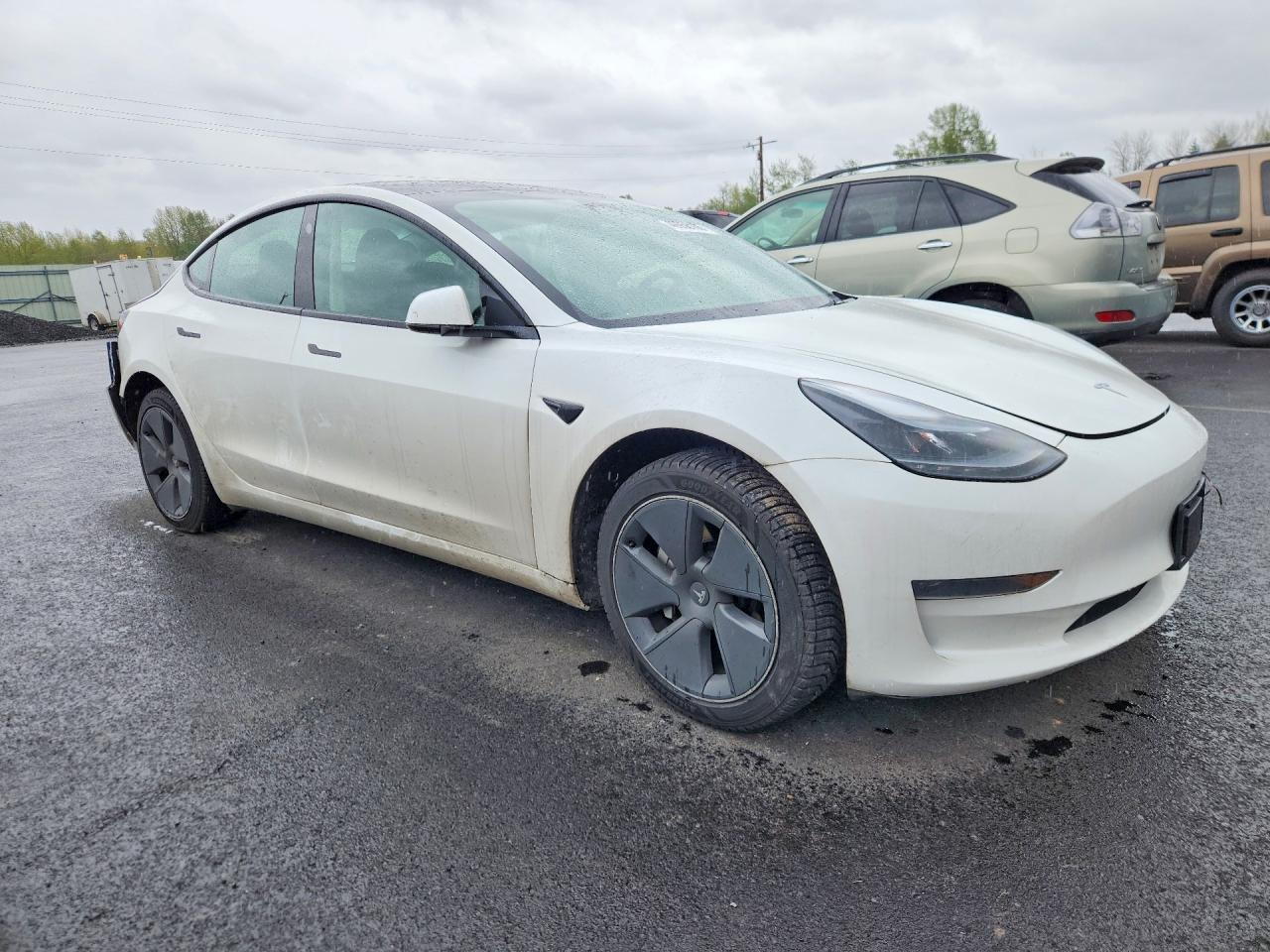 2023 Tesla Model 3 - Фото 4