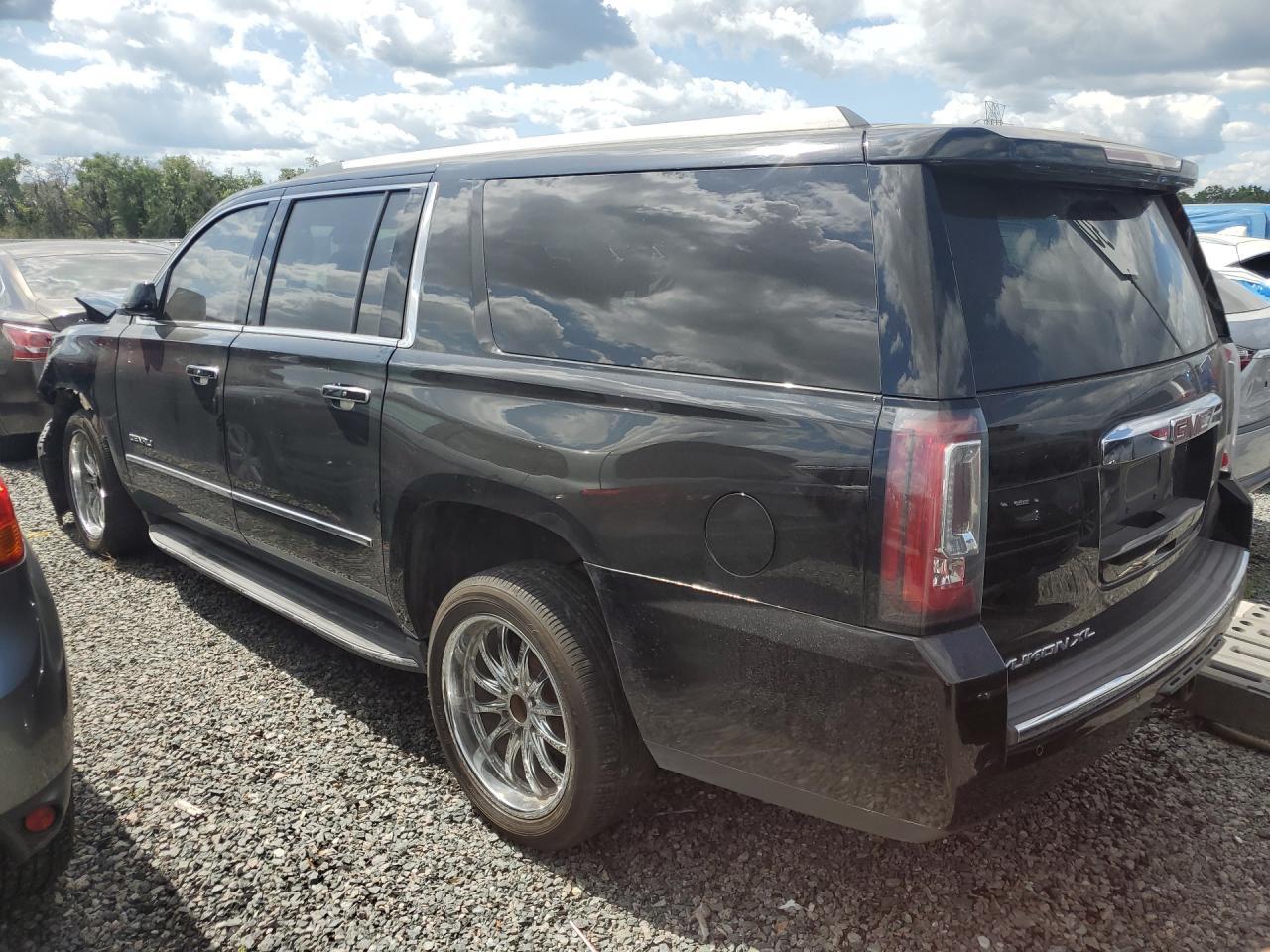 2017 GMC Yukon Xl Denali - Фото 2