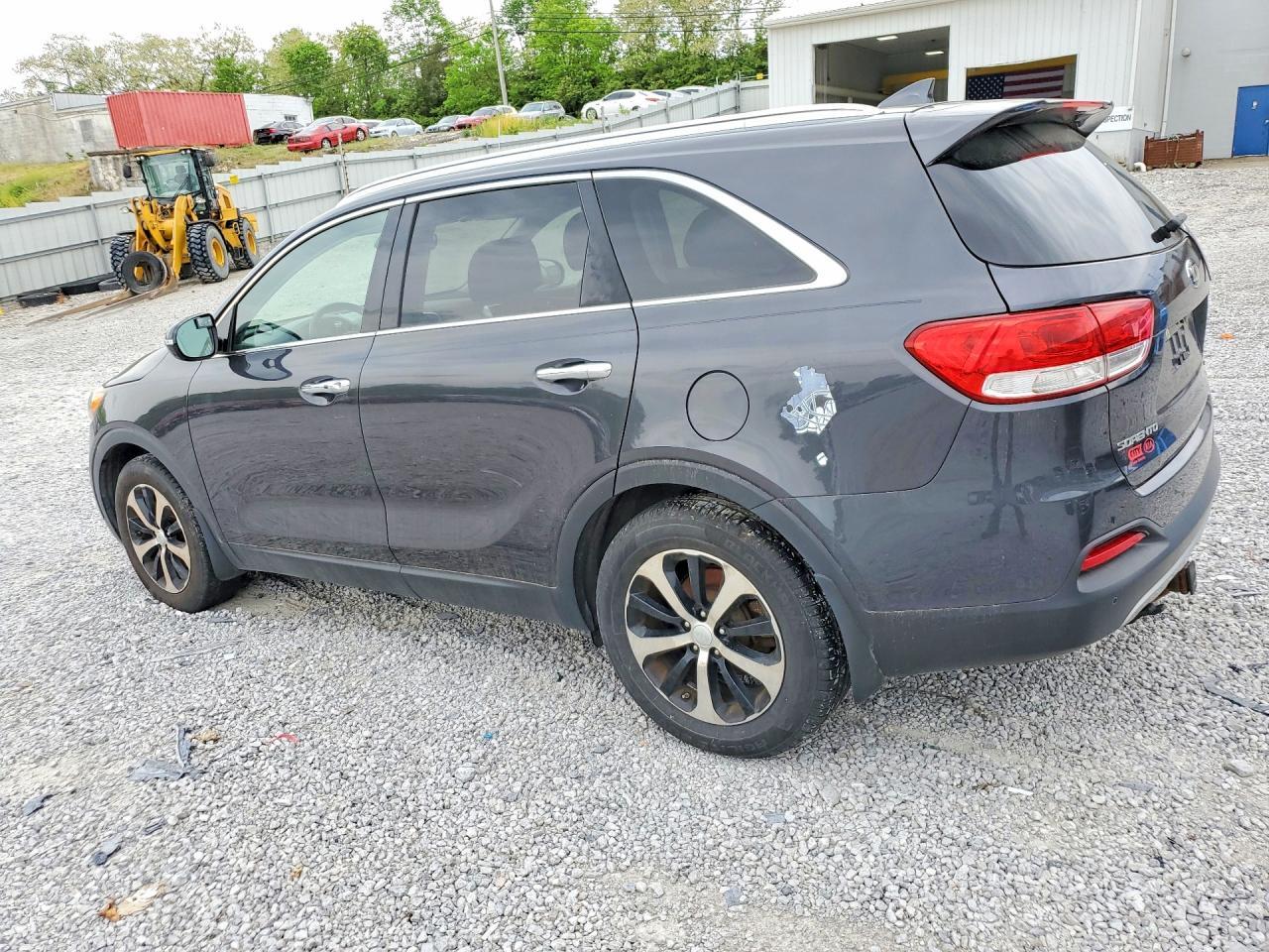 2017 Kia Sorento Ex - Image 2