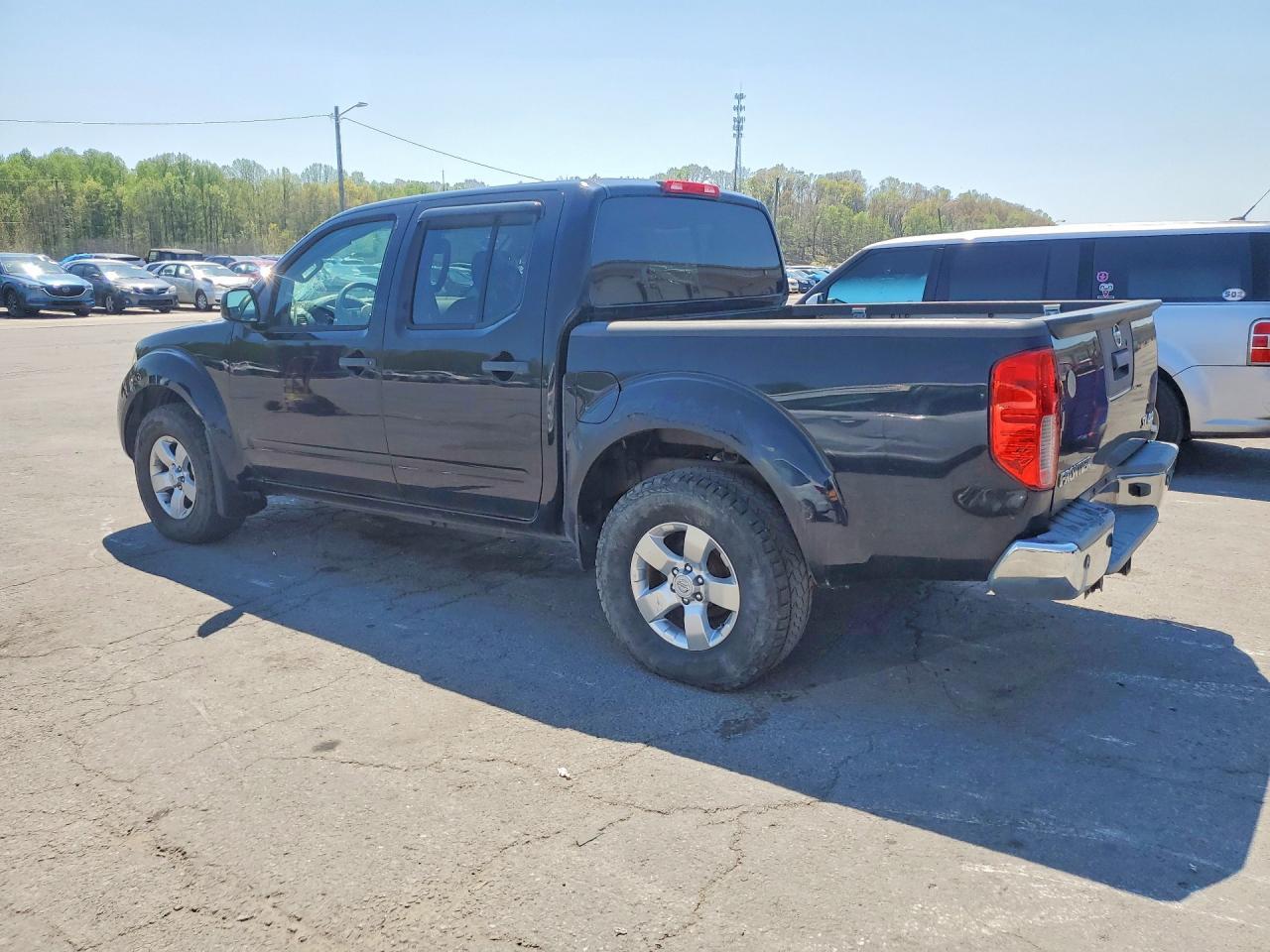 2013 Nissan Frontier S 4X4 - Фото 2