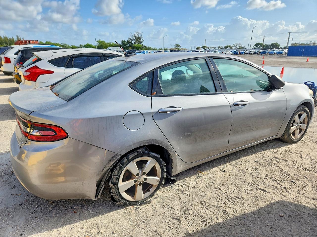2015 Dodge Dart Sxt - Image 3