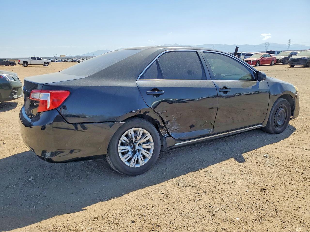 2013 Toyota Camry L - Фото 3