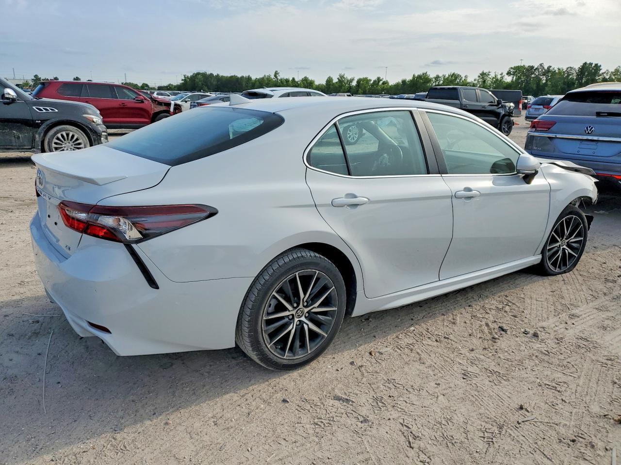 2024 Toyota Camry Se - Фото 3
