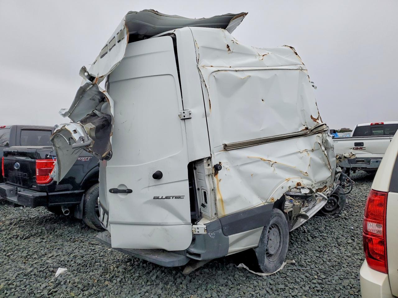 2016 Mercedes Benz Sprinter 2500 Utility / Service Van - Фото 3