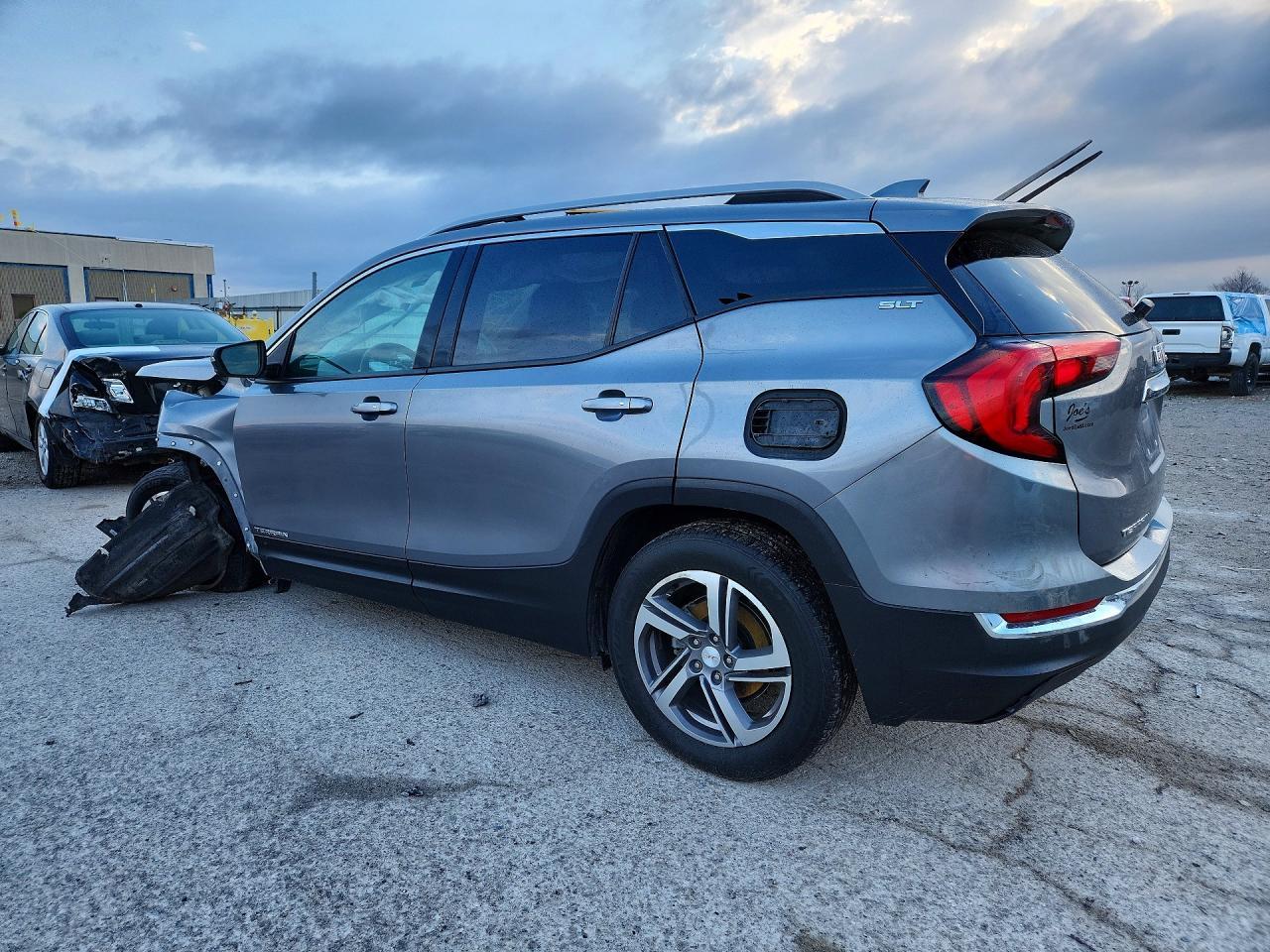 2018 GMC Terrain Slt - Image 2