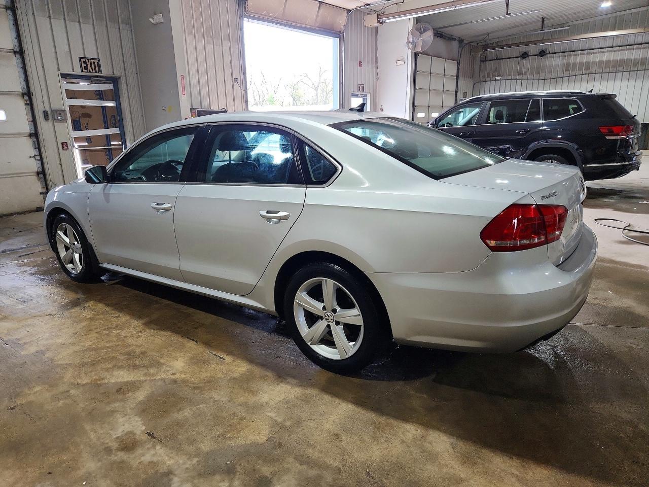 2015 Volkswagen Passat Se - Image 2