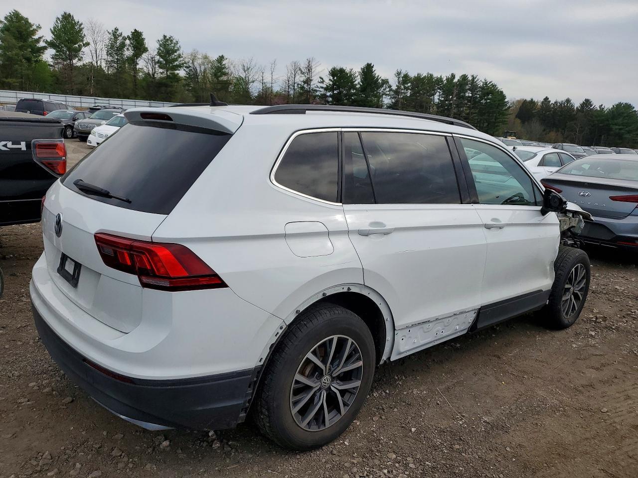 2019 Volkswagen Tiguan Se - Image 3