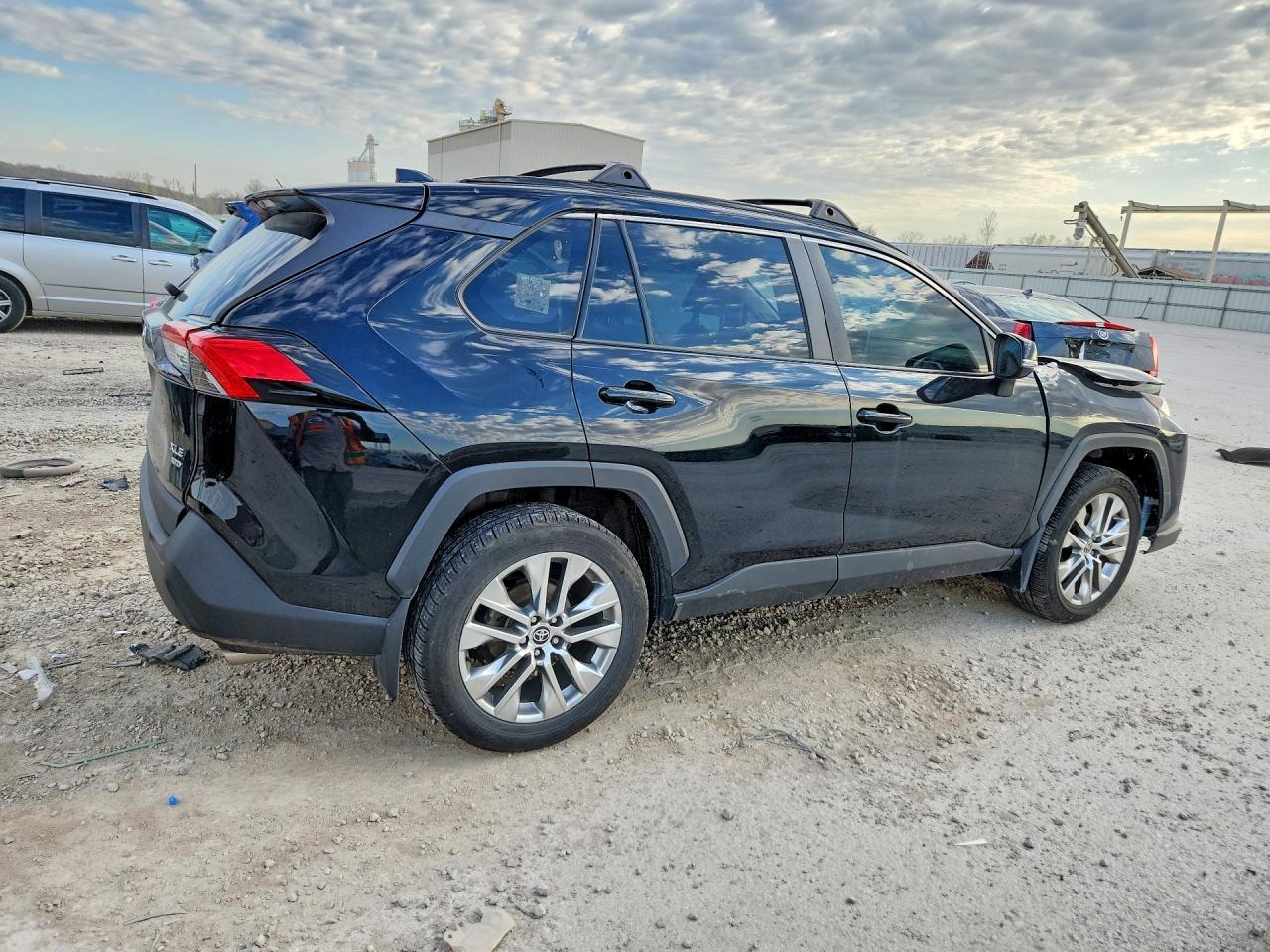 2021 Toyota Rav4 - Фото 3