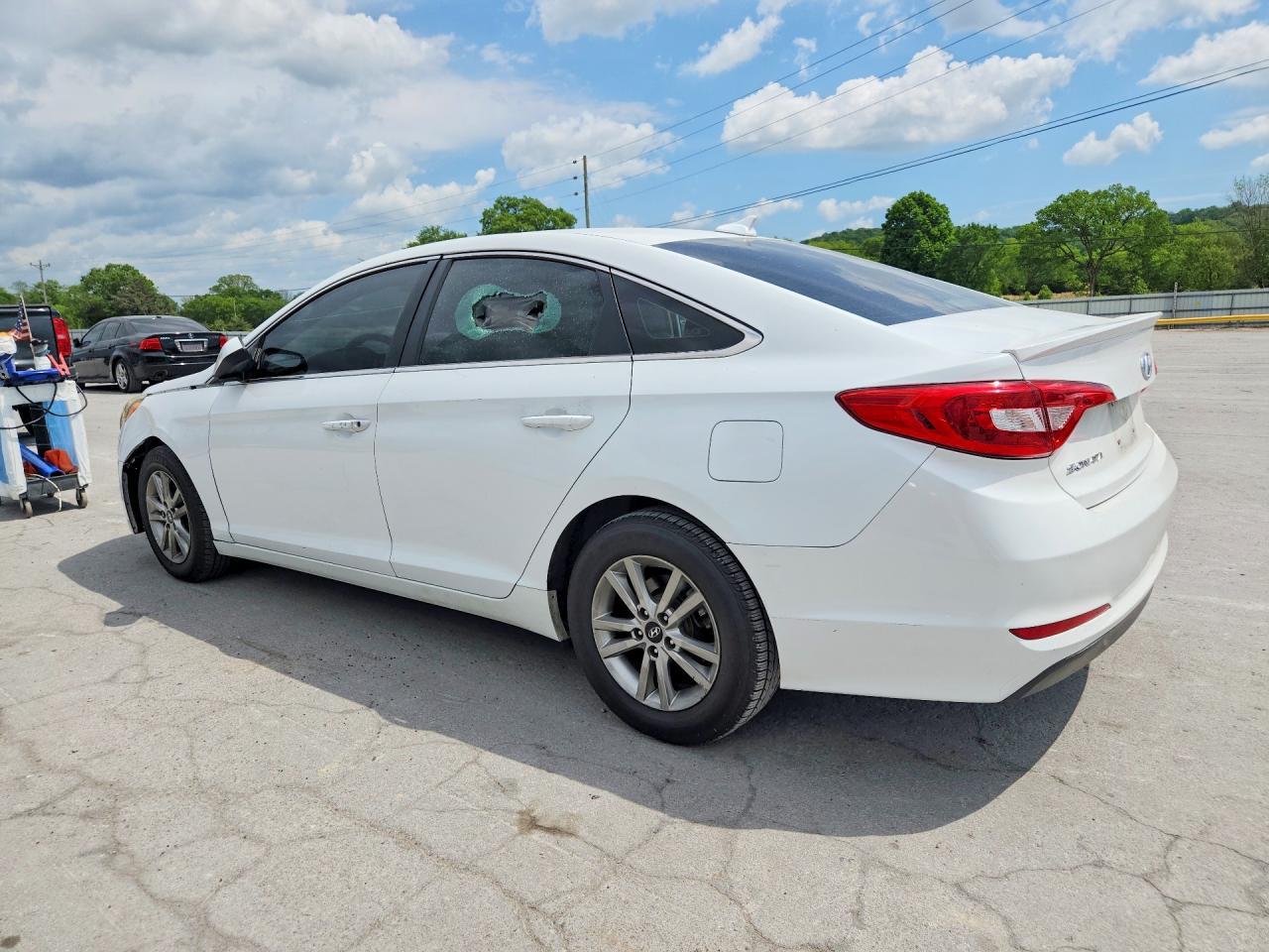 2017 Hyundai Sonata Se - Image 2