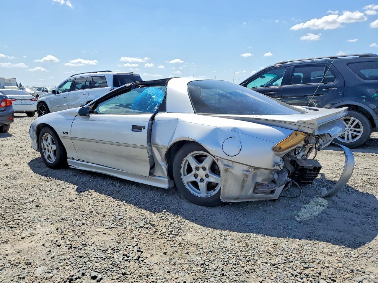 1997 Chevrolet Camaro Base - Фото 2