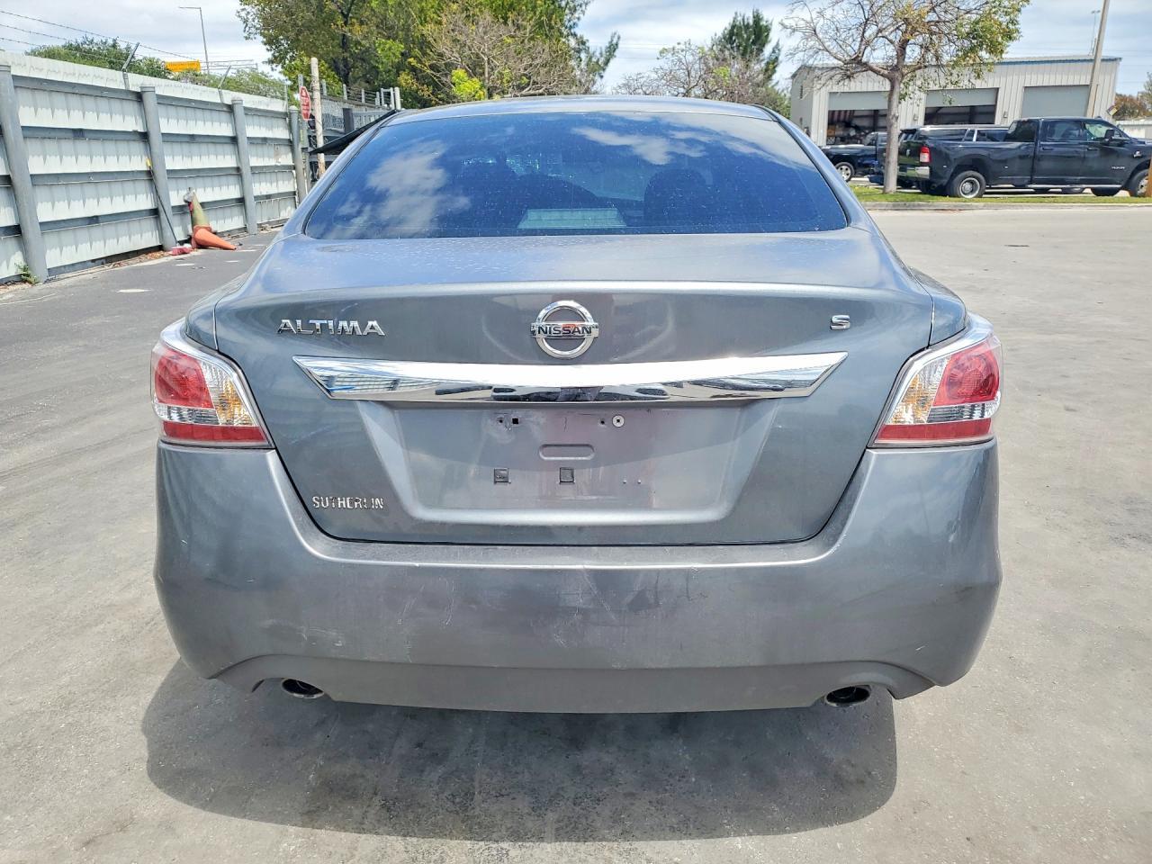 2015 Nissan Altima 2.5 S - Фото 6