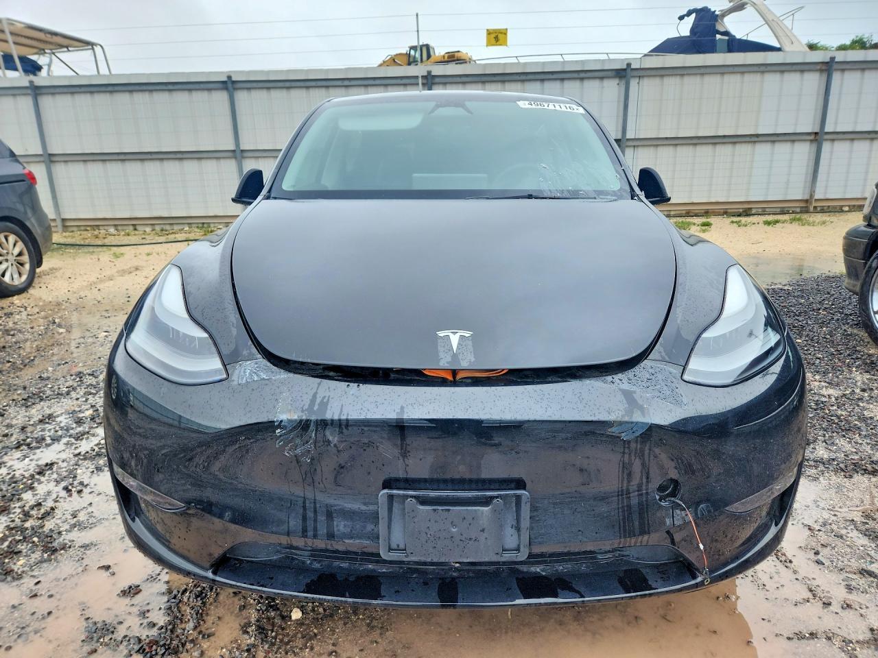 2023 Tesla Model Y - Image 5