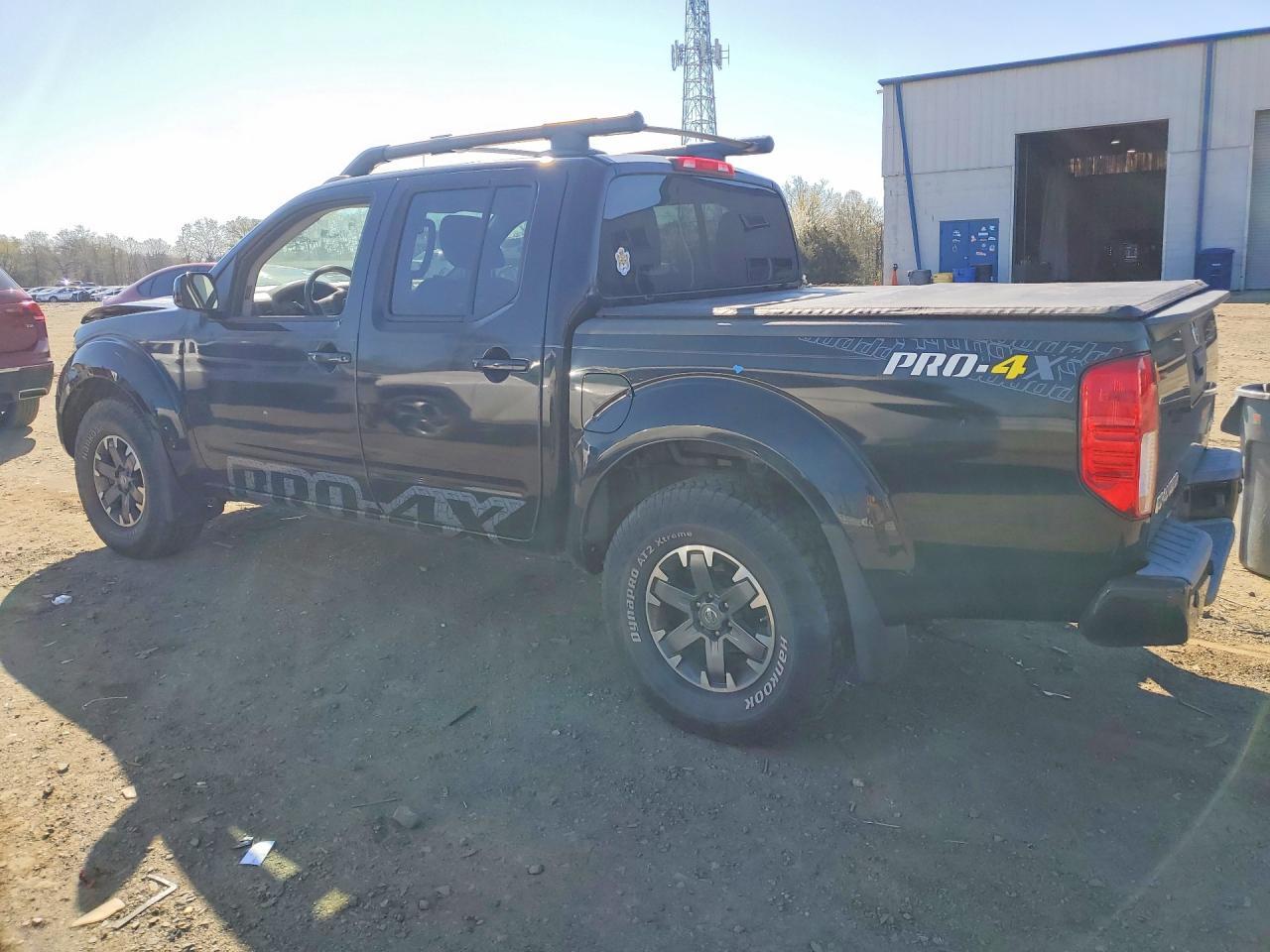 2017 Nissan Frontier Pro-4X - Фото 2