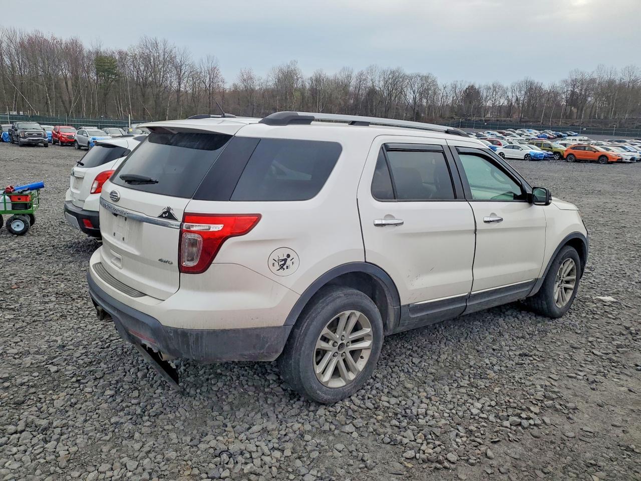 2014 Ford Explorer Xlt - Image 3