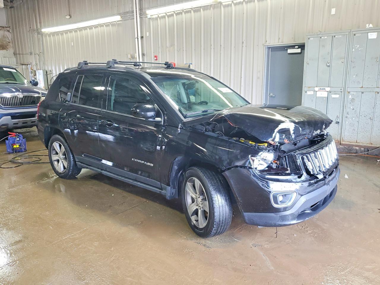 2016 Jeep Compass Latitude - Image 4