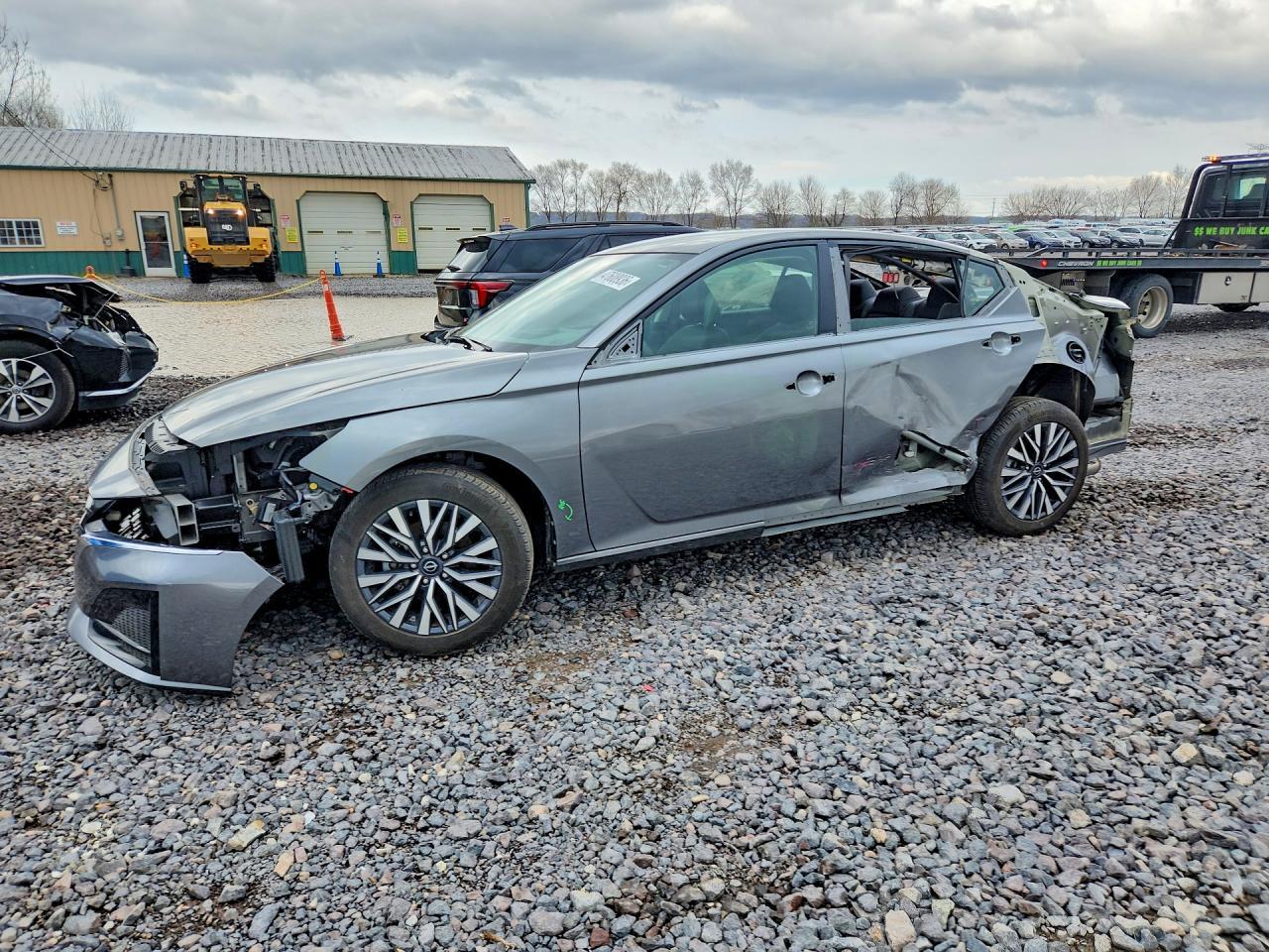 2023 Nissan Altima Sv