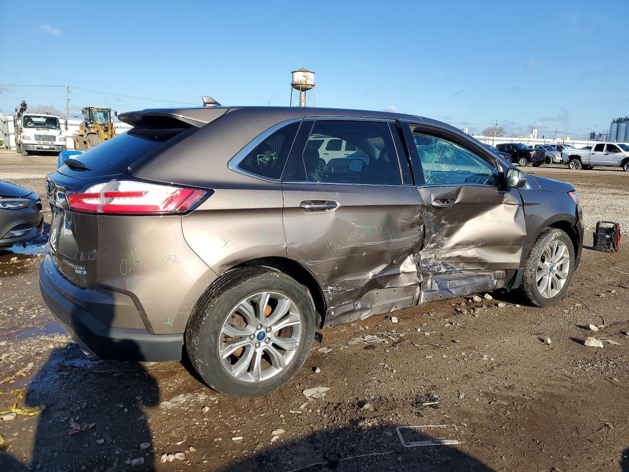 2019 Ford Edge Titanium - Фото 3