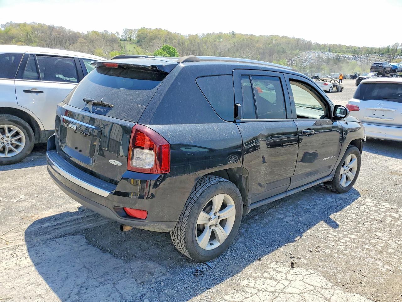2015 Jeep Compass Latitude - Фото 3