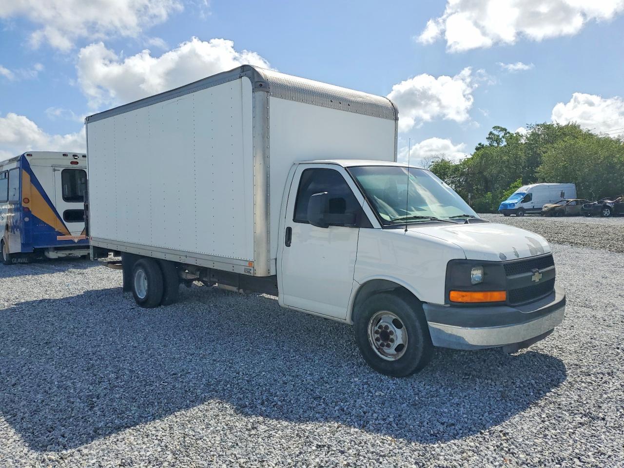 2012 Chevrolet Express G3500 Box Truck - Image 4