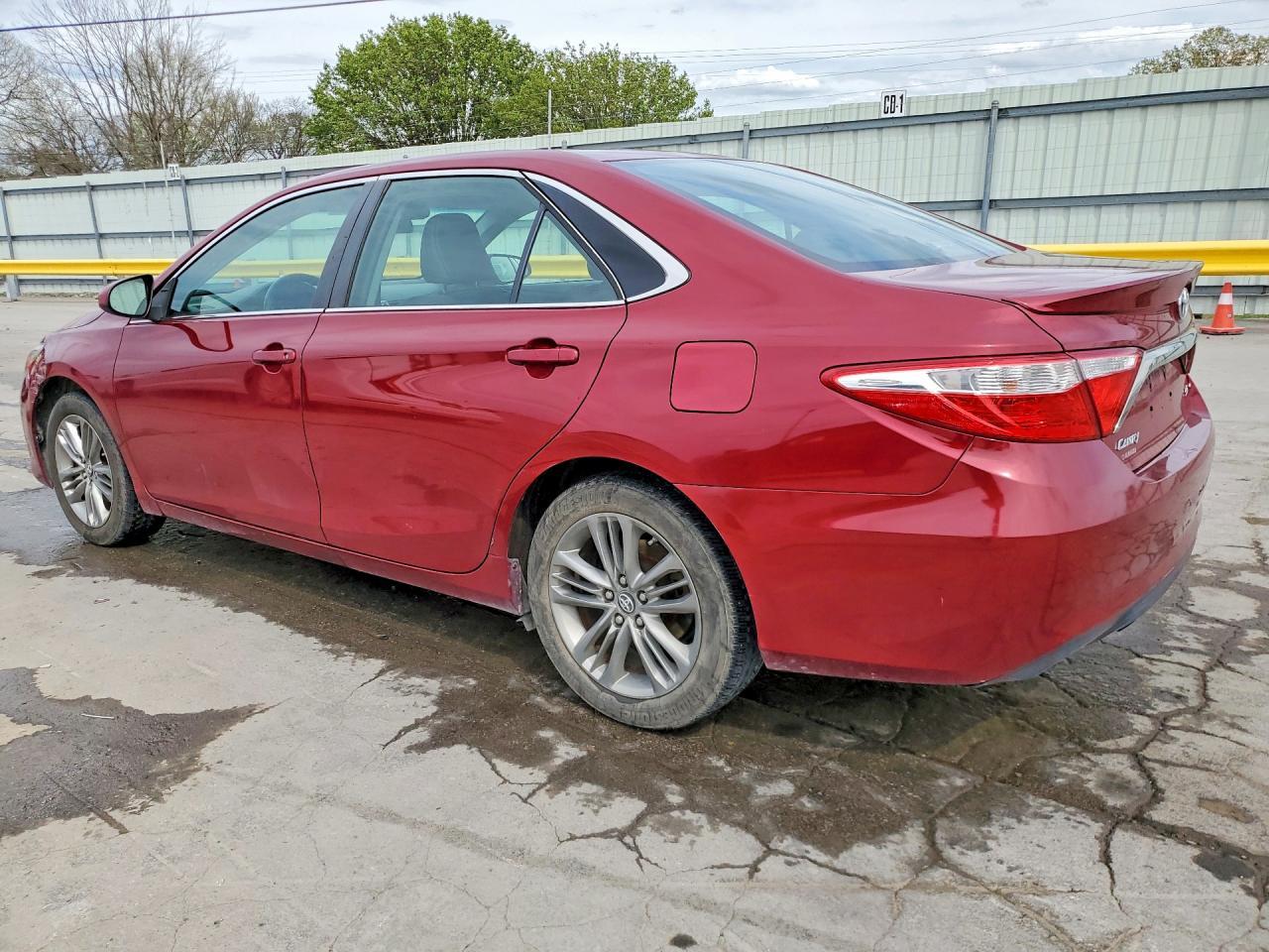 2017 Toyota Camry Se - Image 2