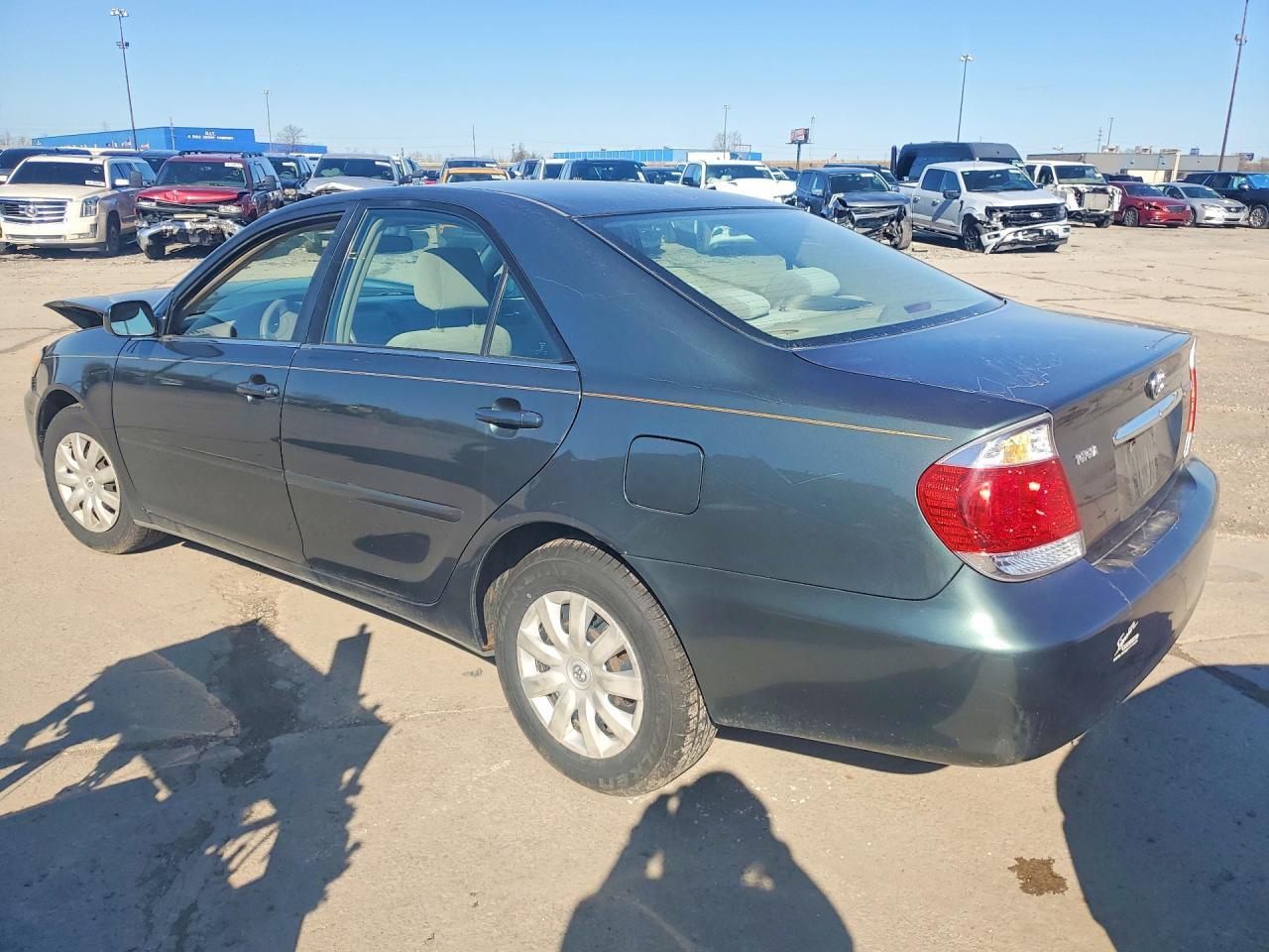 2005 Toyota Camry Le - Image 2
