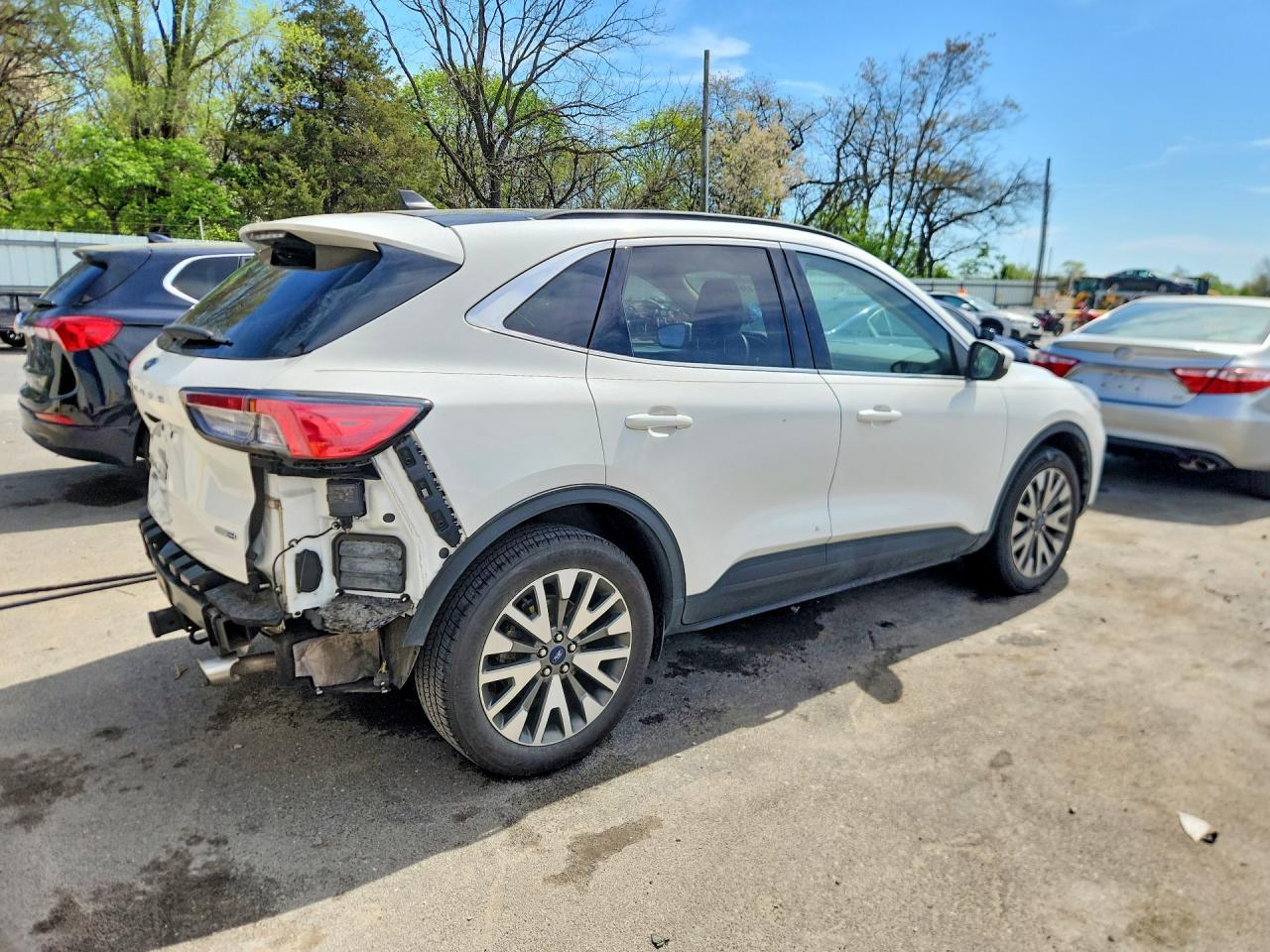 2020 Ford Escape Titanium - Фото 3