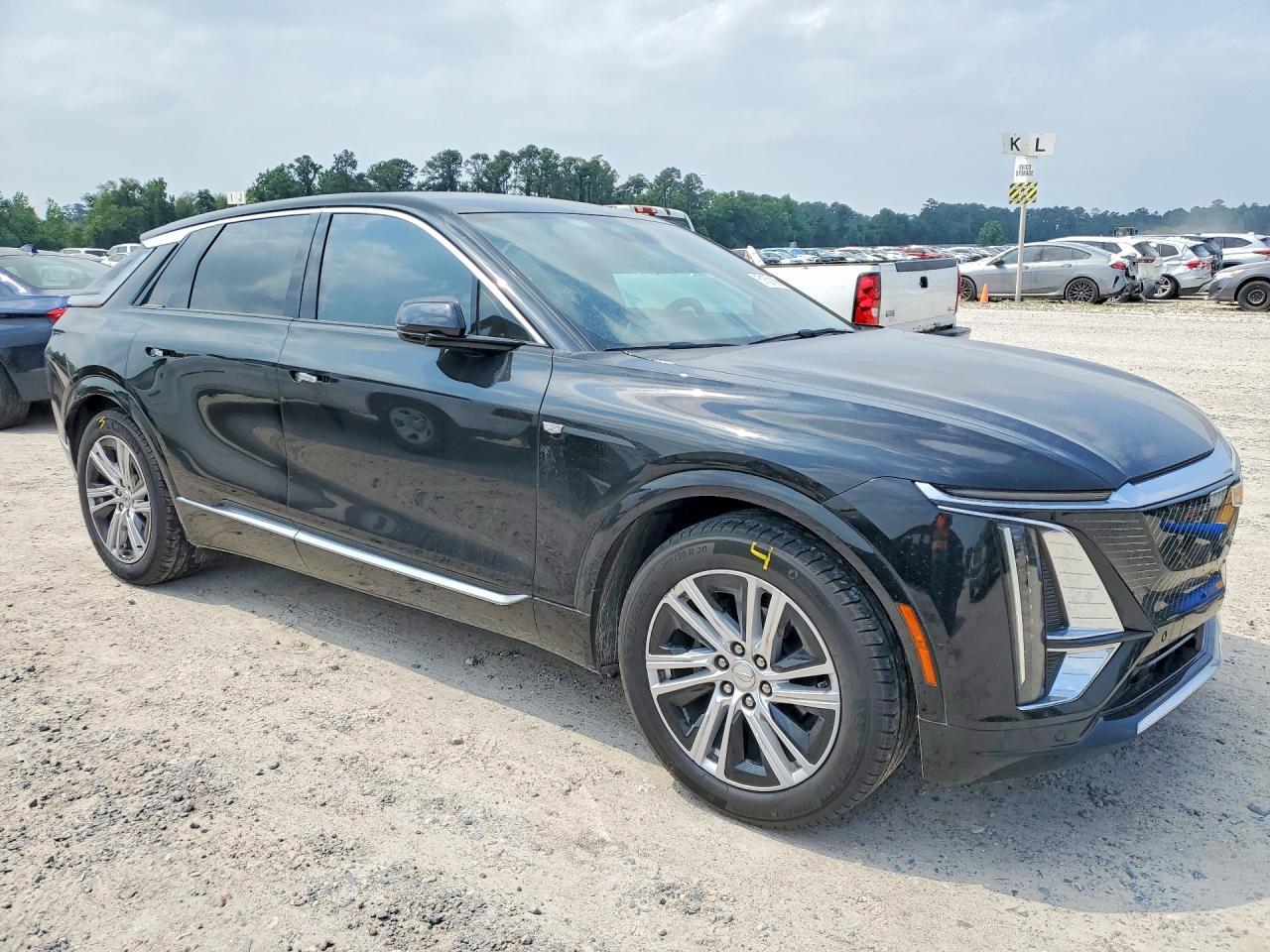 2024 Cadillac Lyriq Tech - Image 4
