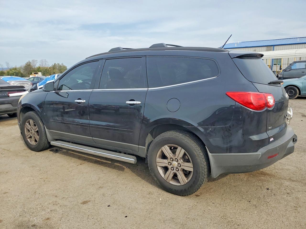 2011 Chevrolet Traverse Lt - Фото 2