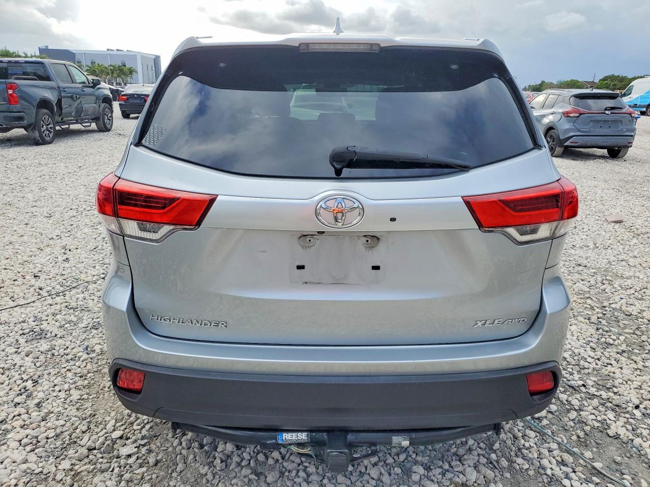 2017 Toyota Highlander Xle - Image 6