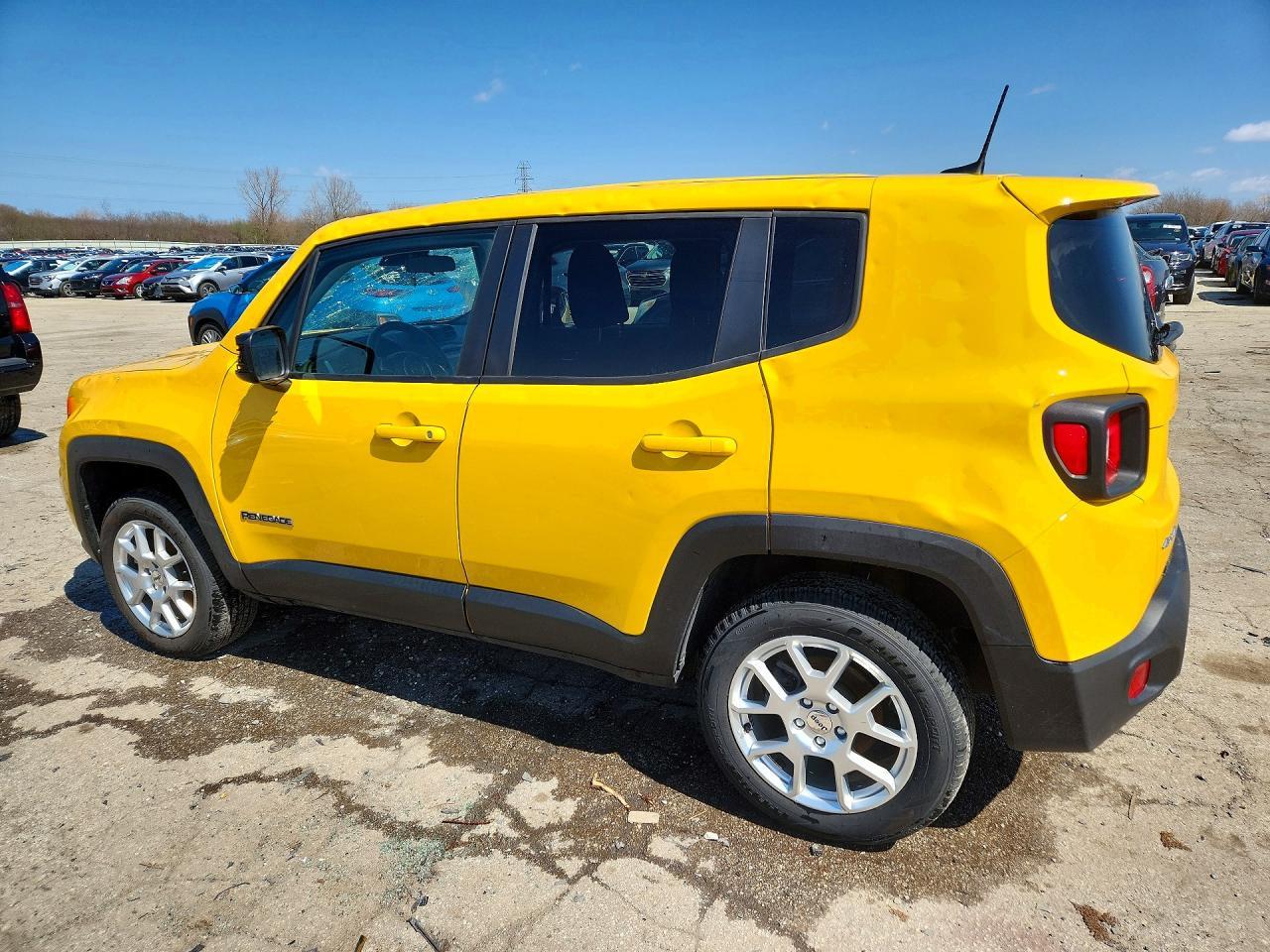 2023 Jeep Renegade Latitude - Image 2