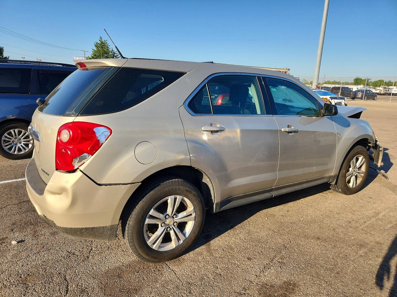 2011 Chevrolet Equinox Ls - Image 3