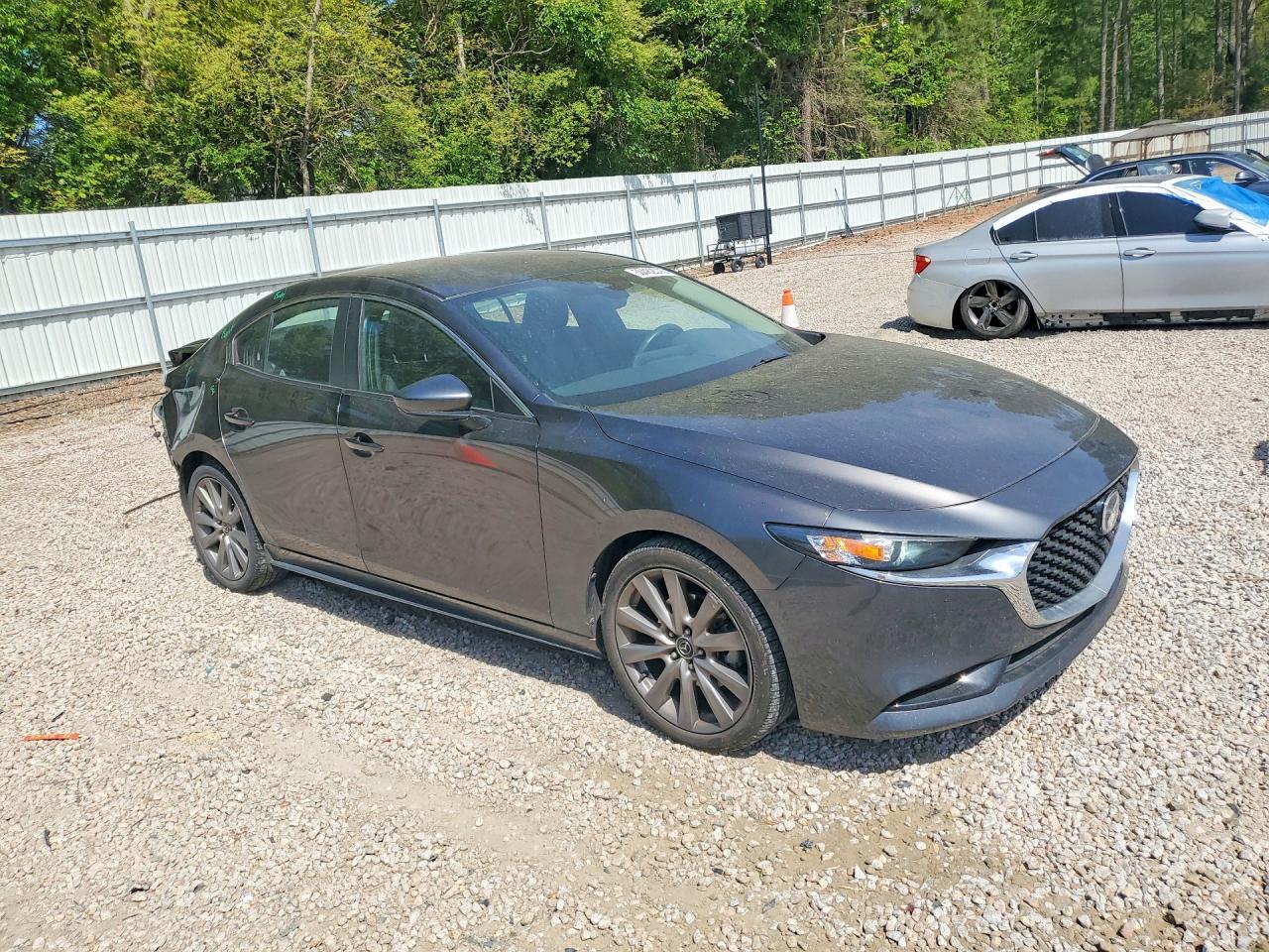 2020 Mazda 3 Preferred - Image 4