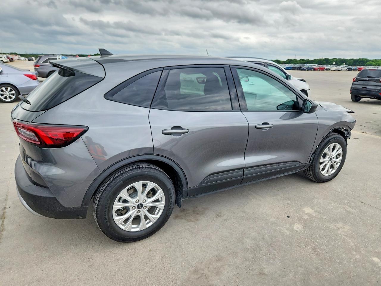 2025 Ford Escape Active - Image 3