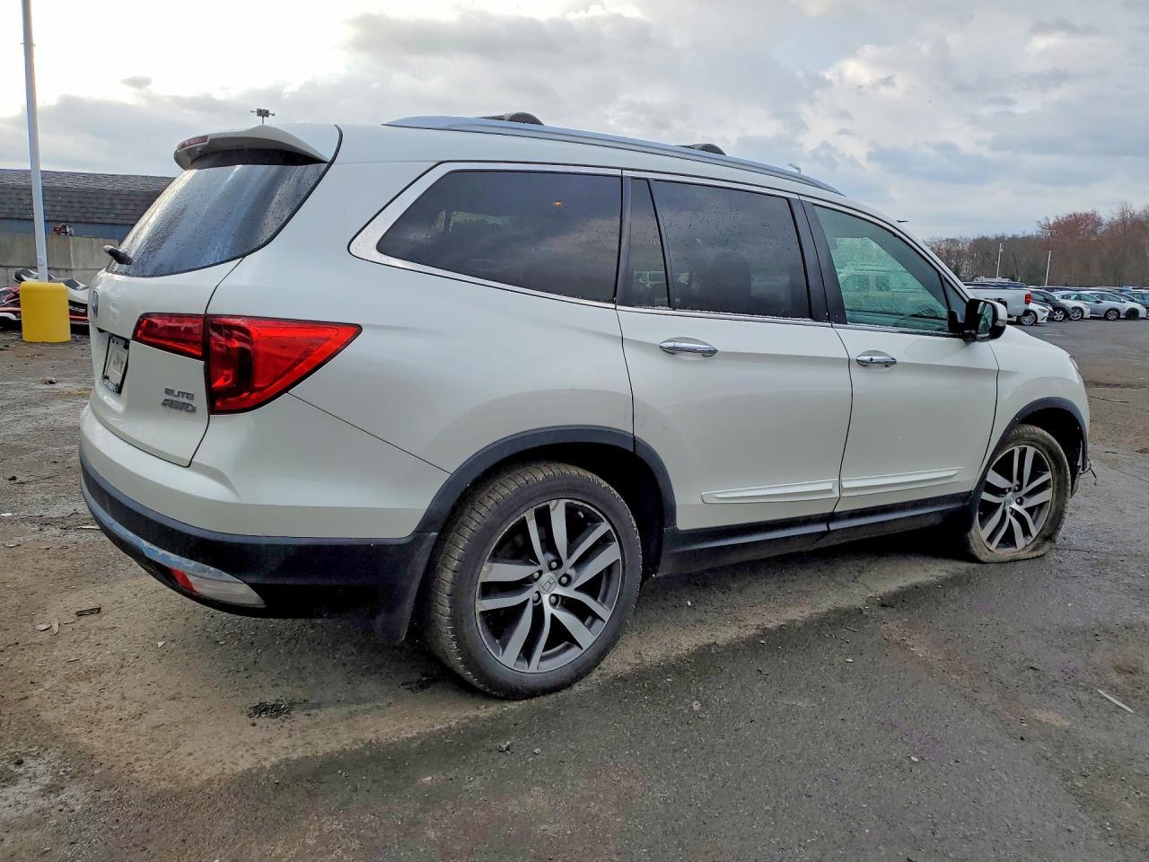 2016 Honda Pilot Elite - Фото 3