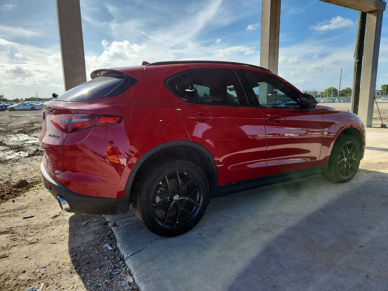 2021 Alfa Romeo Stelvio Sport - Фото 3