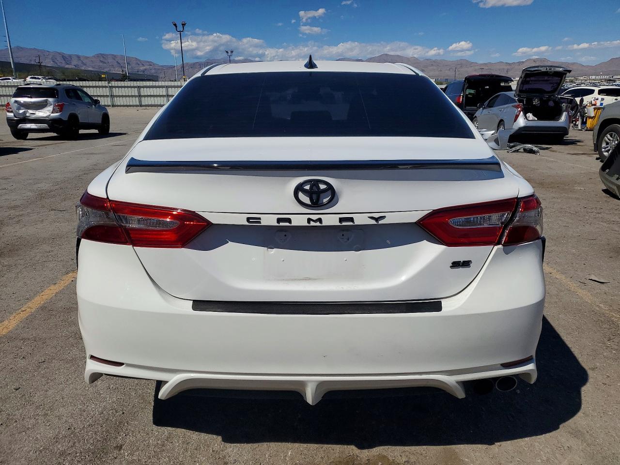 2019 Toyota Camry Se - Фото 6