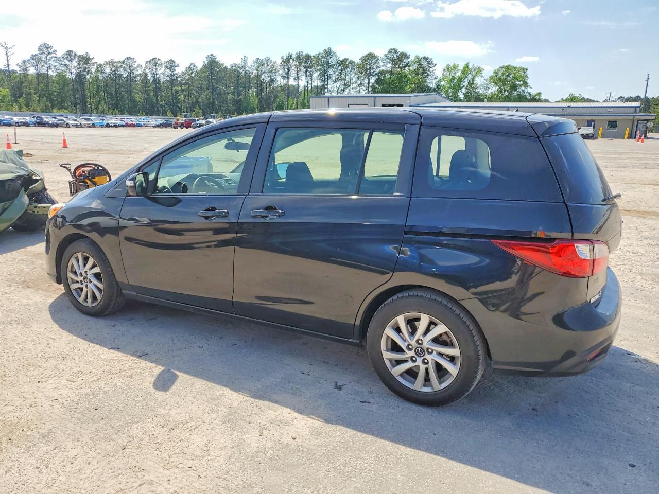 2014 Mazda 5 Sport - Image 2